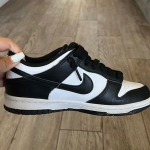 wmns 5.5 nike panda dunk lows